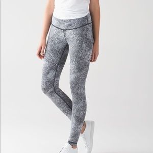Hi-Rise Lululemon Wunder Under Luon Spray